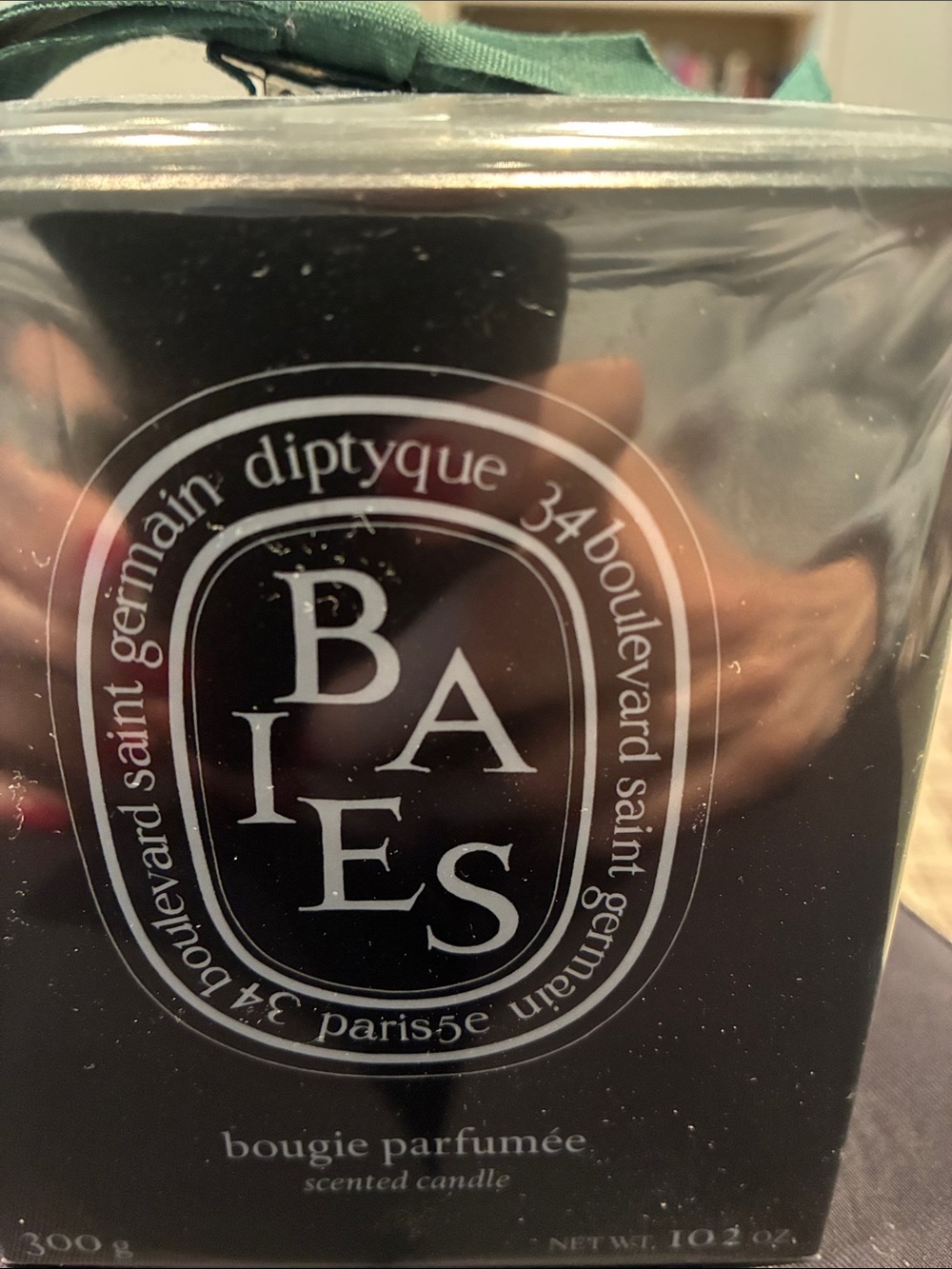 diptyque Baies Scented Candle - Black Vessel with White Logo